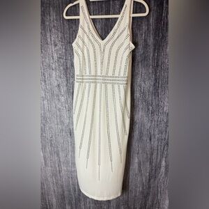 Carmen Marc Valvo White Sleeveless V-Neck Sheath Dress